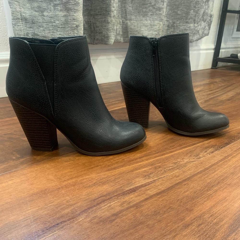 Fergalicious Boots Womens 6.5M Punch Zip Ankle Bootie Black Faux Leather Heels